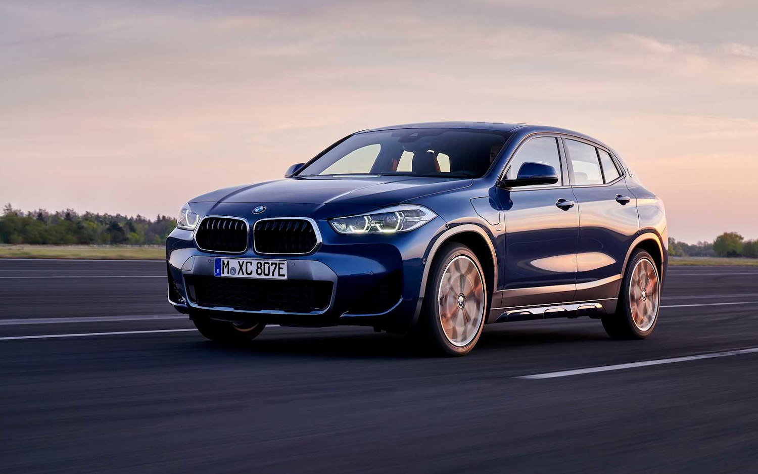 BMW X2 xDrive25e 2020 | SUV Drive